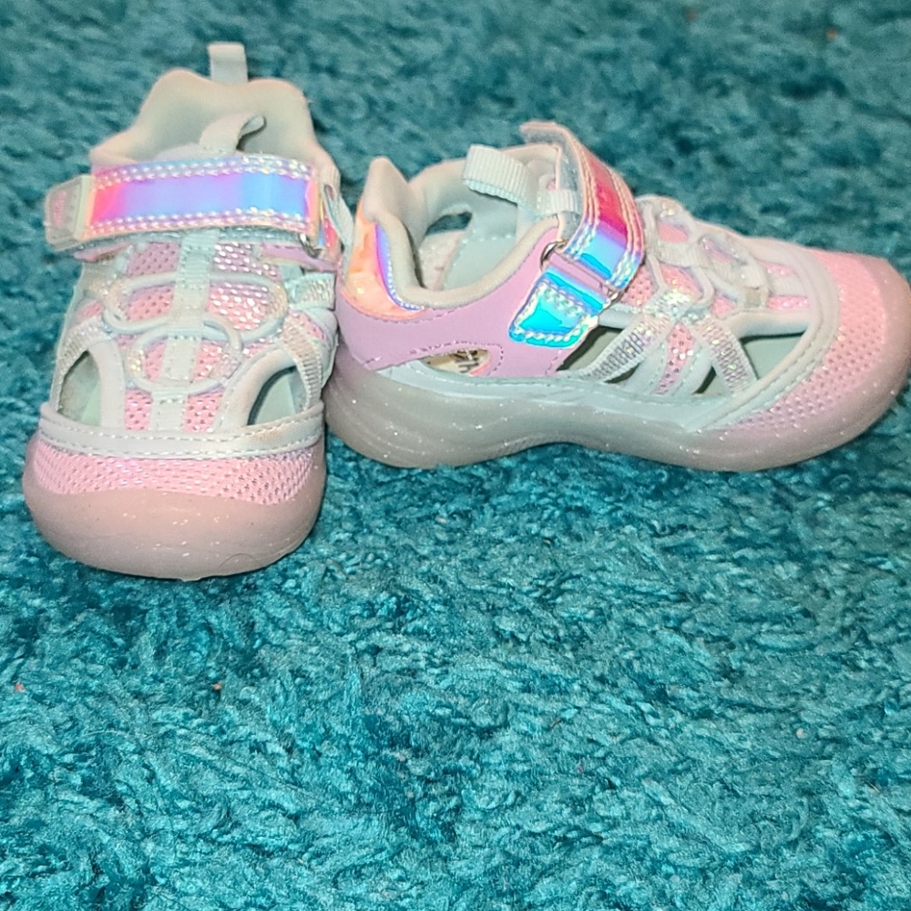 Osh Kosh Sneakers bump toe infant shoes size 4
